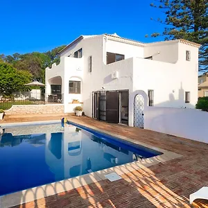 https://cip-v5-el-gharbe.hotelaalgarve.com